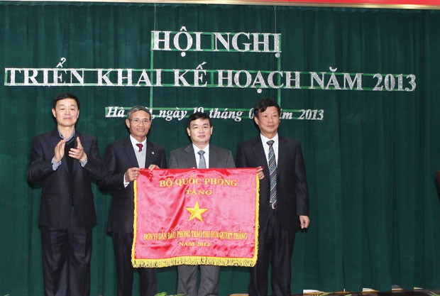 Tổng Giám đốc MB nhận Bằng khen của Thủ tướng Chính phủ